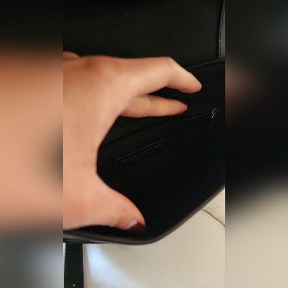 Rarely Used Marc Jacobs Crossbody with Tag - Picture 4 of 14